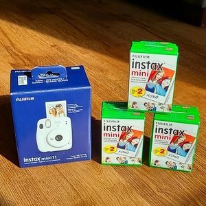 NEW Fujifilm Instax Mini 11 Polaroid Camera w/ 3x Film